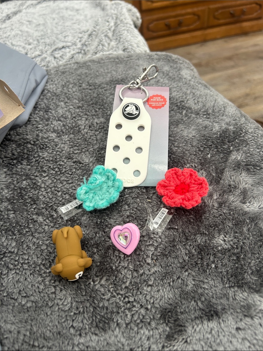 White Croc Jibbitz Tag with Crochet Flower Charms